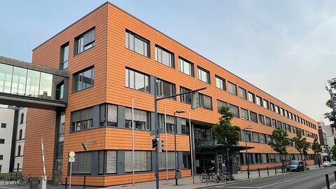 Gebäudeansicht des Justizzentrums Offenbach